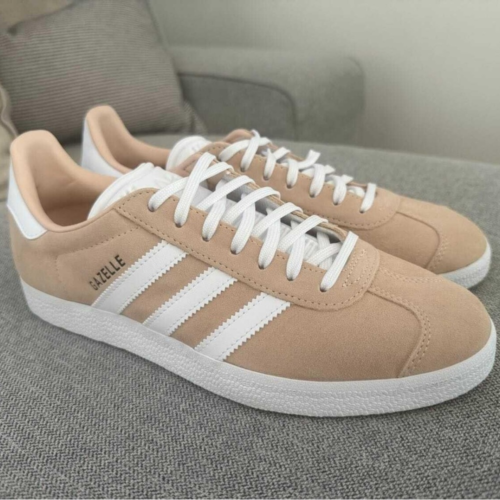 Adidas Gazelle Women's Tan and White Sneakers -halo blush-new no tags